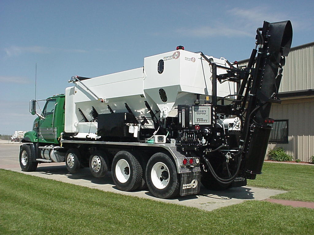 Self-loading concrete mixer or volumetric mixer? – CARMIX USA